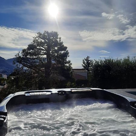 Studio Port Pin Vue Mer, Jacuzzi, Hammam, Parking Prives Cassis Bagian luar foto