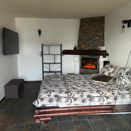 Studio Port Pin Vue Mer, Jacuzzi, Hammam, Parking Prives Cassis Bagian luar foto
