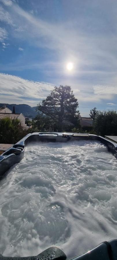 Studio Port Pin Vue Mer, Jacuzzi, Hammam, Parking Prives Cassis Bagian luar foto