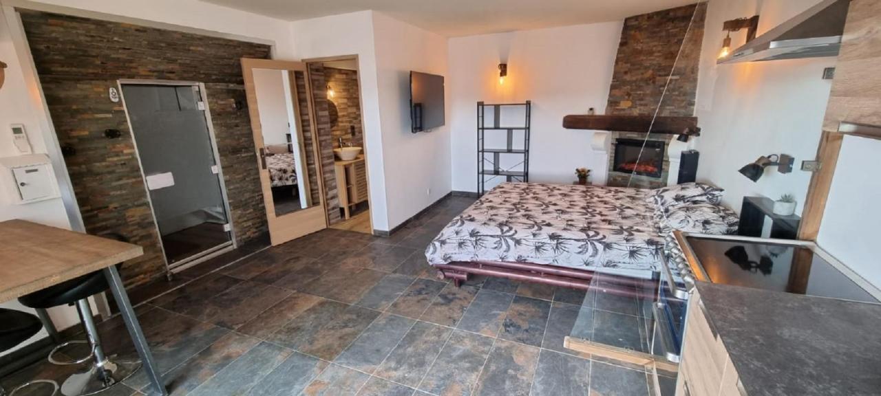 Studio Port Pin Vue Mer, Jacuzzi, Hammam, Parking Prives Cassis Bagian luar foto