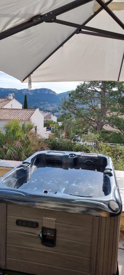Studio Port Pin Vue Mer, Jacuzzi, Hammam, Parking Prives Cassis Bagian luar foto
