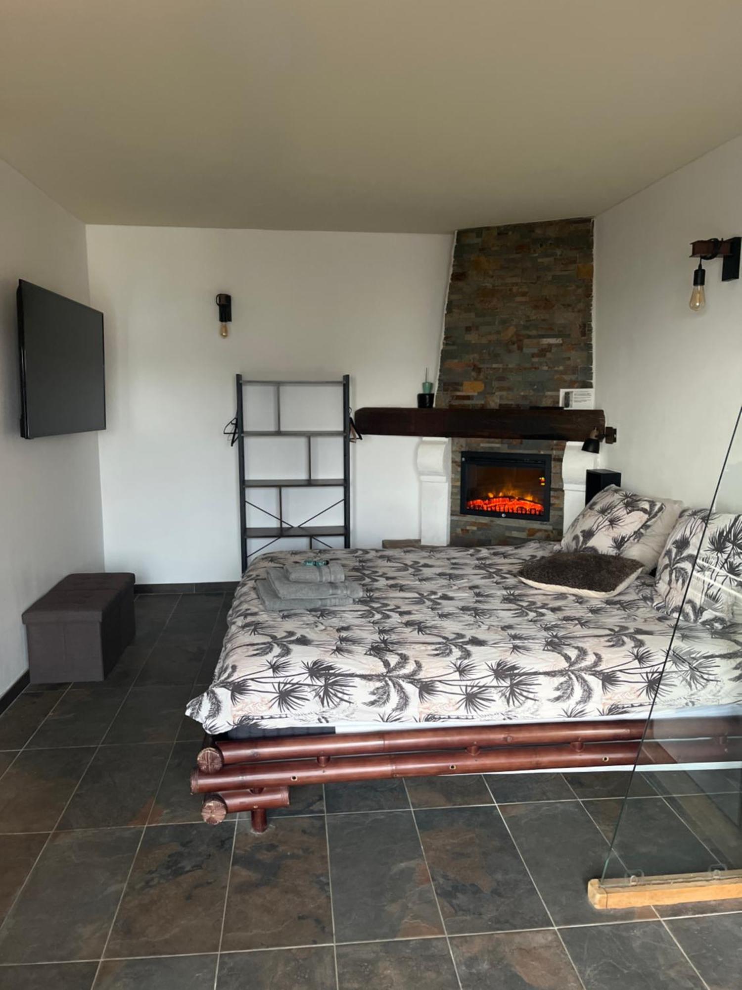 Studio Port Pin Vue Mer, Jacuzzi, Hammam, Parking Prives Cassis Bagian luar foto